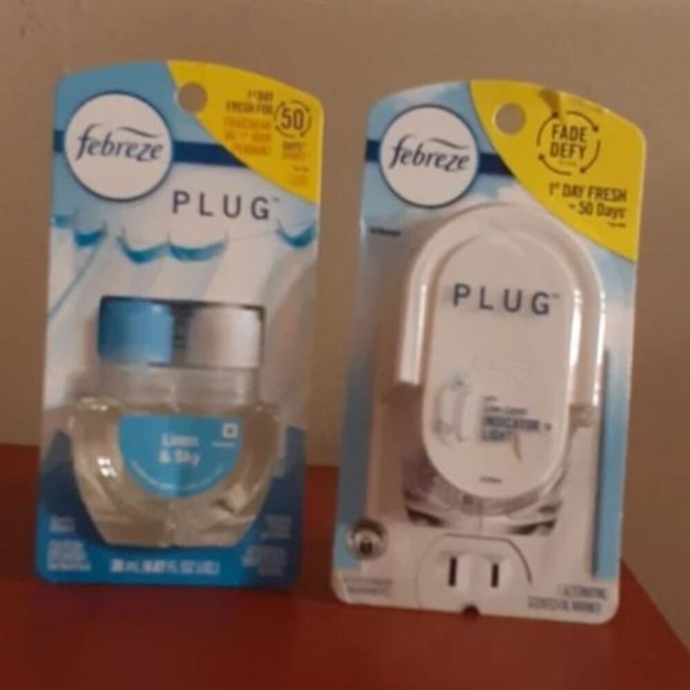 Febreze linen and sky scented oil and PLUG in Warmer Device new